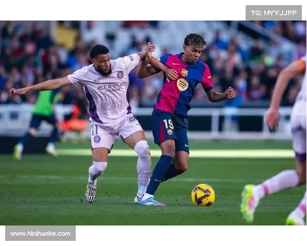 巴塞罗那足球队所属的西甲联赛及其历史辉煌成就解析