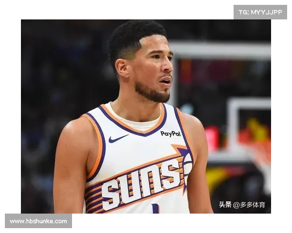 布克与教练如何通过高效沟通与合作共同推动球队进步与个人成长